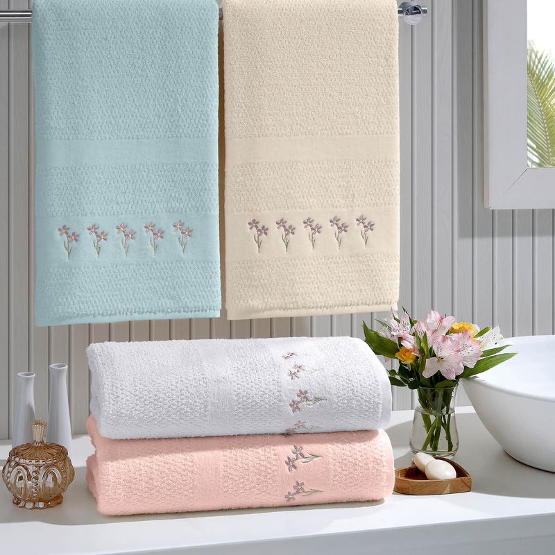 toalha-de-banho-70x140cm-em-algodao-400-gramas-com-bordado-buettner-nina-cor-pessego-vitrine