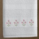 jogo-de-toalhas-5-pecas-em-algodao-400-gramas-com-bordado-buettner-sueli-cor-branco-detalhe