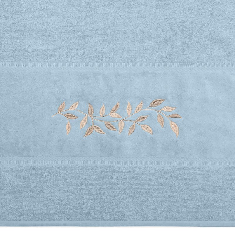toalha-de-rosto-50x70cm-em-algodao-460-gramas-com-bordado-buettner-leaves-cor-azul-riviera-detalhe